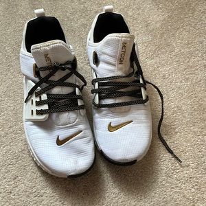 Women’s Nike sneakers